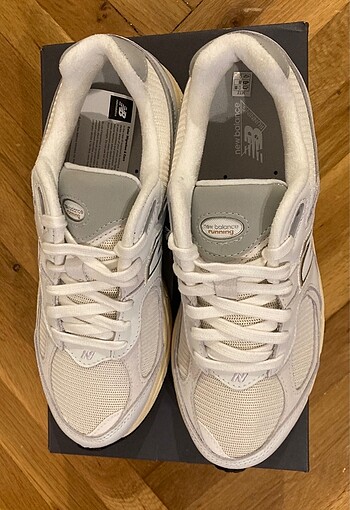 39,5 Beden New Balance 2002R