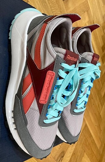 Reebok CL Legacy