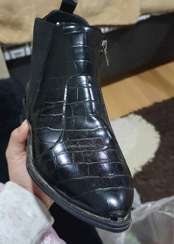 Derimod Kroko Desenli Siyah Tokalı Bot