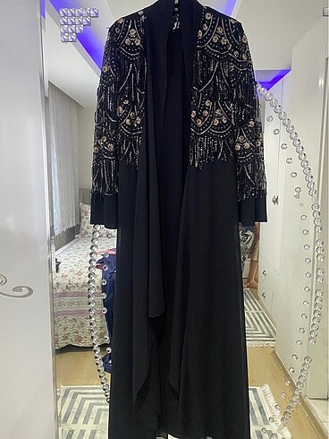 İç elbiseli Abaya