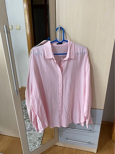Pembe gömlek