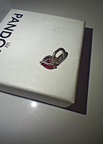 Pandora Pandoradan Kirmizi Kalp Charm