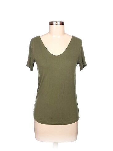 Koton T-shirt %70 İndirimli.