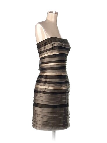 BCBG Maxazria BCBG Maxazria Kısa Elbise %70 İndirimli.