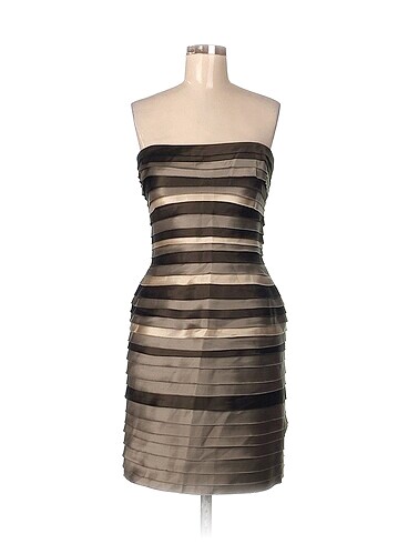 BCBG Maxazria Kısa Elbise %70 İndirimli.