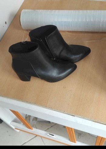 Diğer Siyah Deri Kadın Topuklu Bot