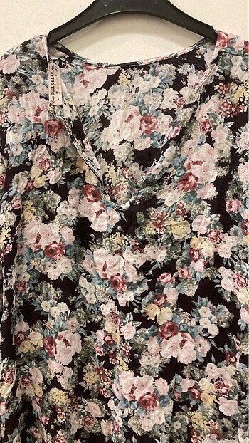 Pull and Bear Çiçekli bluz (gömlek yakalı)