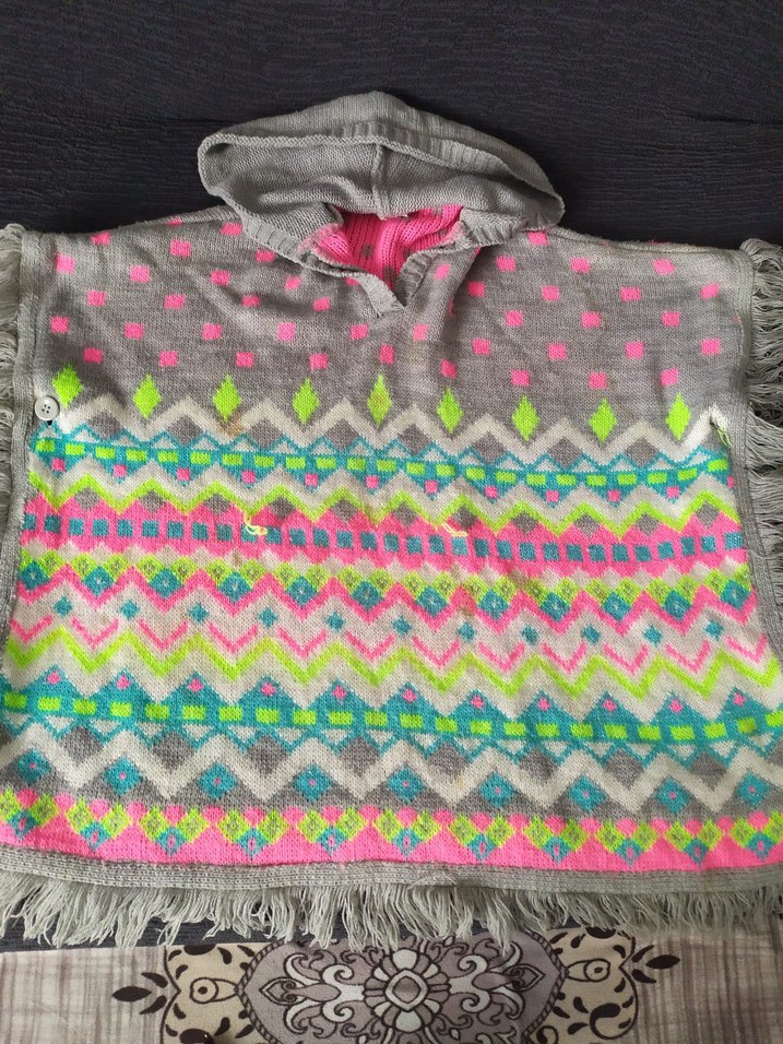 Renkli Nakışlı Kapüşonlu Kız Panço - Görsel 2