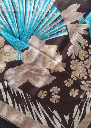 Kahverengi Pileli Kadın İpek Fular - Görsel 3