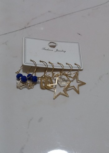 Diğer Altın Renkli Mini Çiçekli Küpe