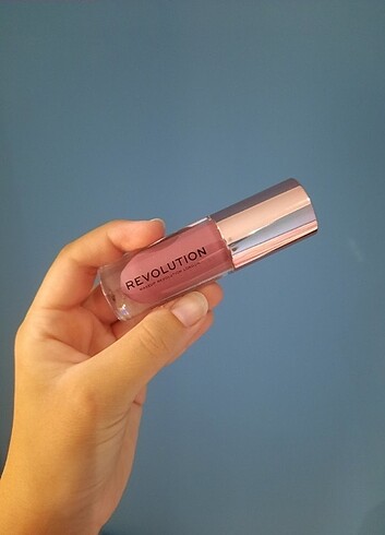 Make Up Revolution Pout Bomb Lip gloss