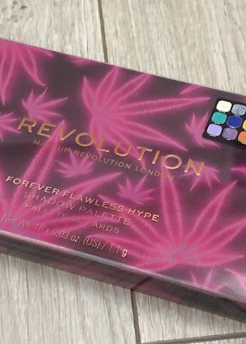 Revolotion far paleti