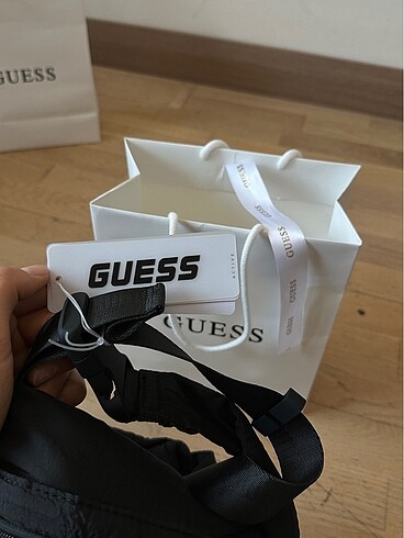  Beden siyah Renk Guess Bel Çantası