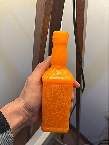 Viski şişesi tasarım mum