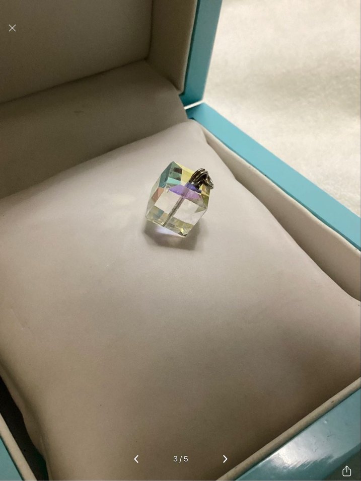 Kristal Küp Kesim Şık Kolye Ucu - Görsel 3