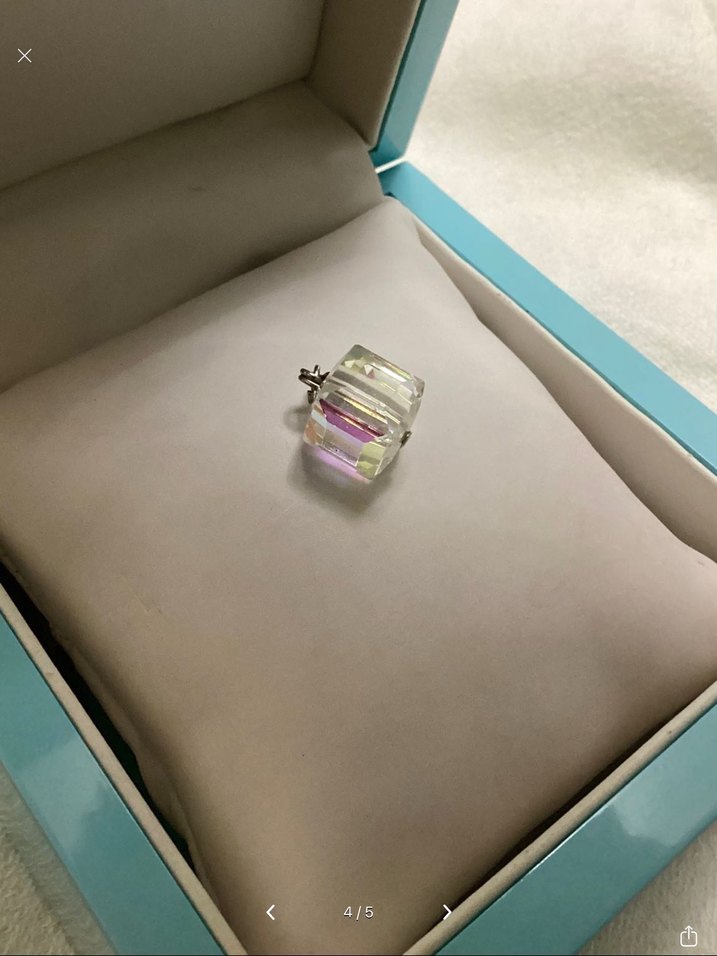 Kristal Küp Kesim Şık Kolye Ucu - Görsel 4