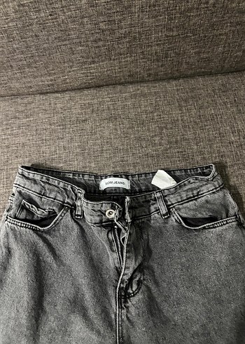 Gri Düğmeli Rahat Kesim Kadın Kot Pantolon
