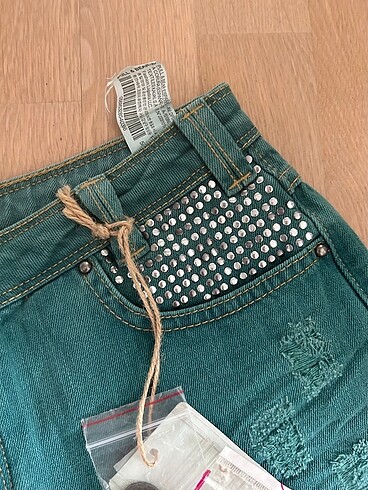 36 Beden mavi Renk Pull&Bear Zımbalı Yeşil Mavi Y2K Şort
