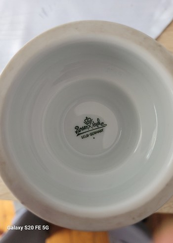 Beden beyaz Renk Alman markası ROSENTHAL ürünü vazo1950yillarına aittir vintage