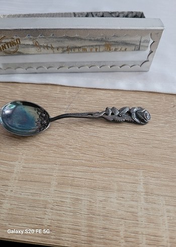 Antika Gri Parlak Gül Desenli gümüş Kaşık