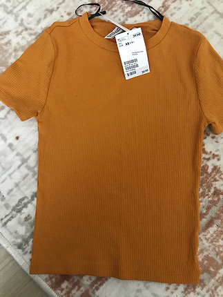 H&M tshirt 