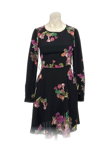 PreLoved Kısa Elbise %70 İndirimli.