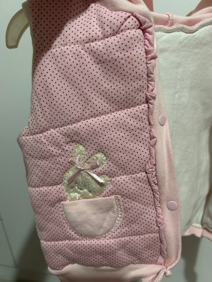 Kız Çocuk Kapüşonlu Düğmeli Pembe Yelek - Görsel 3