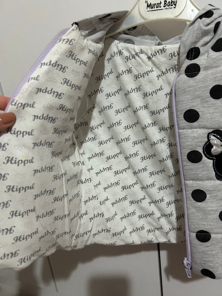 Kız Çocuk Gri Puantiyeli Fermuarlı Yelek - Görsel 3