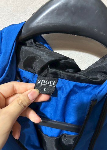 Mavi Kapüşonlu Erkek Rüzgarlık - Görsel 4