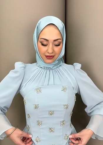 Mavi Nakışlı Uzun Kollu Abiye Elbise - Görsel 2