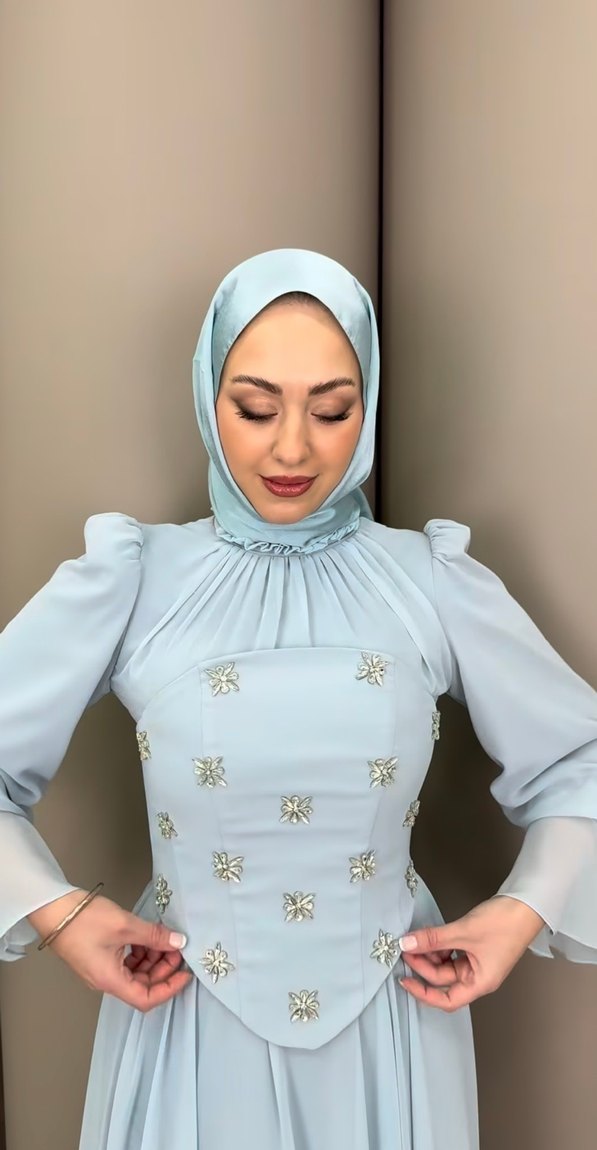 Mavi Nakışlı Uzun Kollu Abiye Elbise - Görsel 2