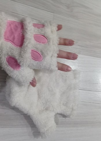 Kızlar için Beyaz Peluş Nakışlı Eldiven - Görsel 3