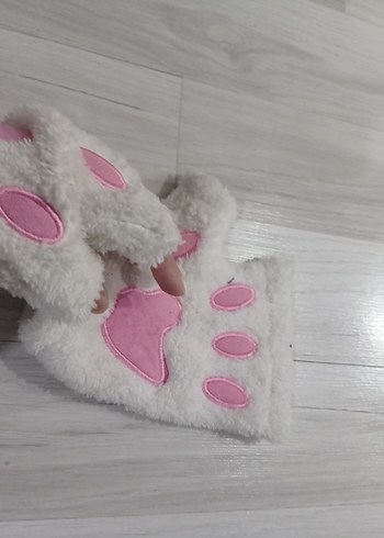 Kızlar için Beyaz Peluş Nakışlı Eldiven - Görsel 4