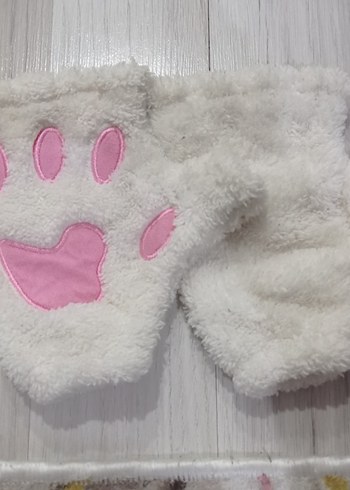 Kızlar için Beyaz Peluş Nakışlı Eldiven - Görsel 2