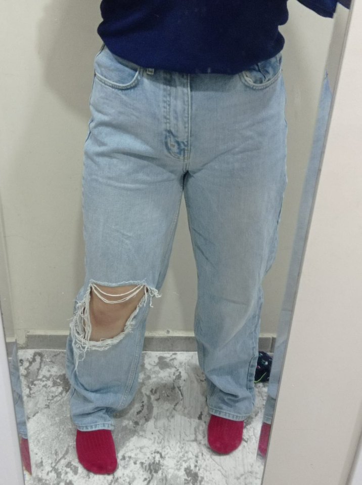 Yırtık Detaylı Gri Salaş Kadın Kot Pantolon - Görsel 3