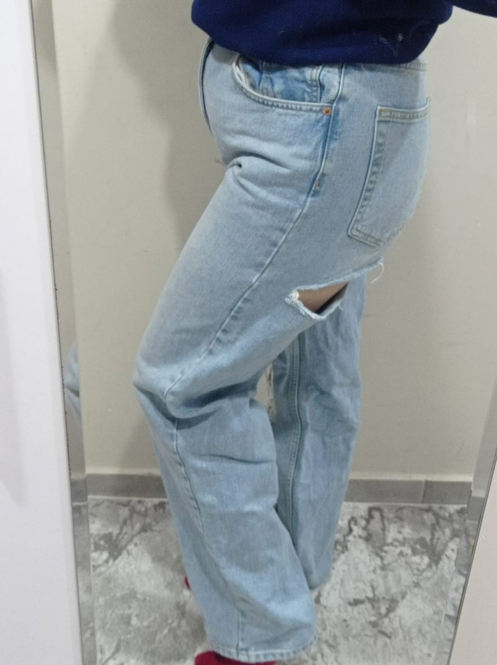 Yırtık Detaylı Gri Salaş Kadın Kot Pantolon - Görsel 2