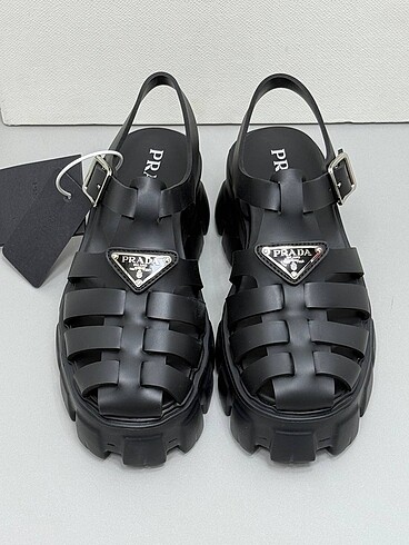 Prada Prada