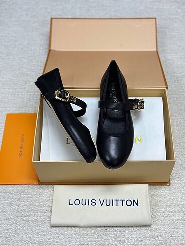 38 Beden siyah Renk Louis vuitton