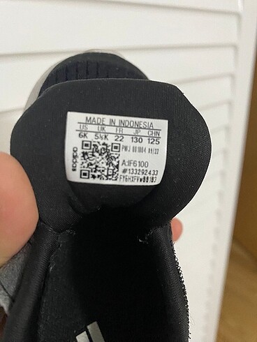 22 Beden siyah Renk Adidas çocuk spor ayakkabı
