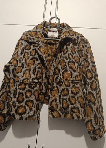 Leopar Desenli Kısa Kadın Kaban