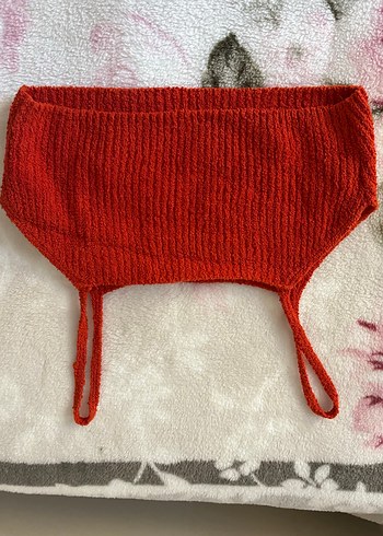 Kırmızı Nakışlı Bebek Önlüğü - Görsel 2