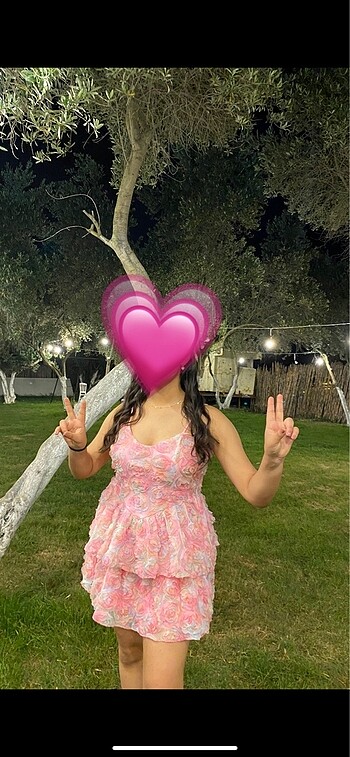 Pembe çiçekli abiye elbise