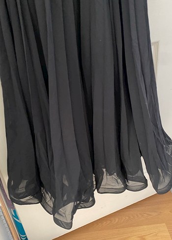 Uzun Kollu Parlak Desenli Siyah Abiye Elbise - Görsel 2