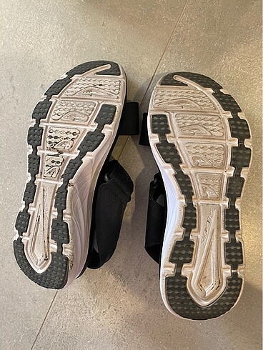 38 Beden siyah Renk Skechers sandalet
