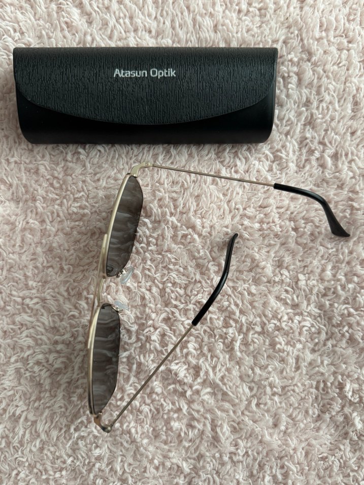 Bej Parlak Kadın Güneş Gözlüğü - Görsel 4