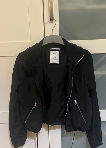 bershka m