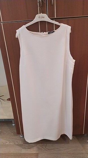 Beyaz kısa elbise