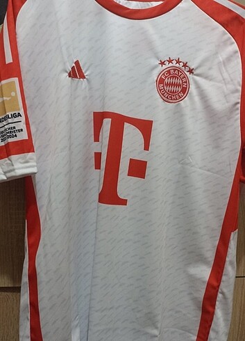 Diğer Bayern Münih 2023/2024 iç saha forması