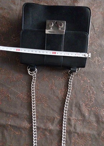 Gri Yılan Desenli Zincir Detaylı Deri Çanta - Görsel 3