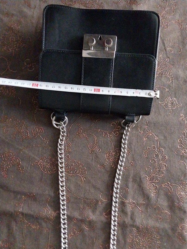 Gri Yılan Desenli Zincir Detaylı Deri Çanta - Görsel 3